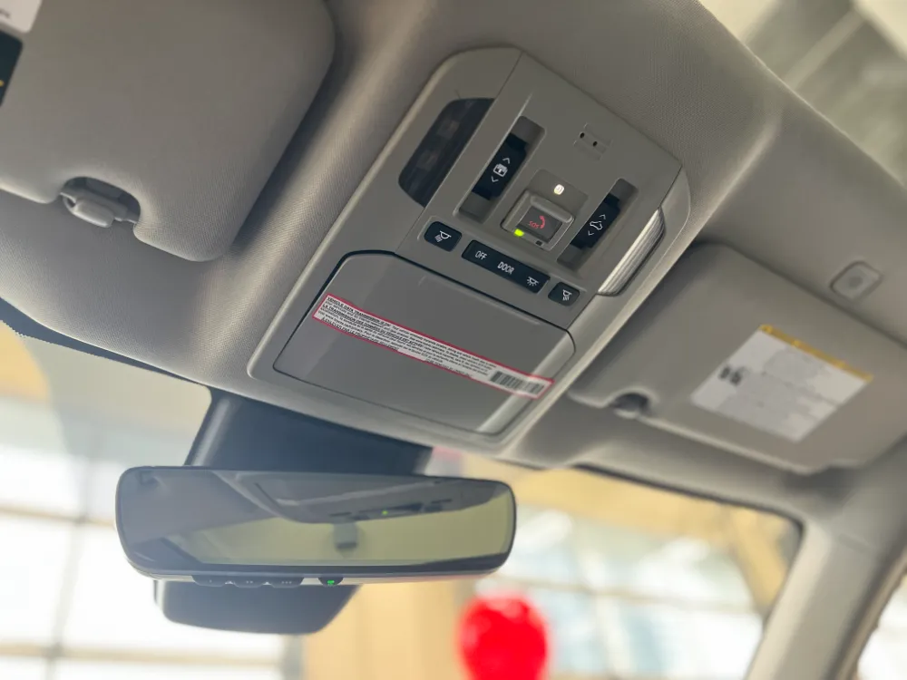 2023 highlander hybrid limited white w graphite interior 16